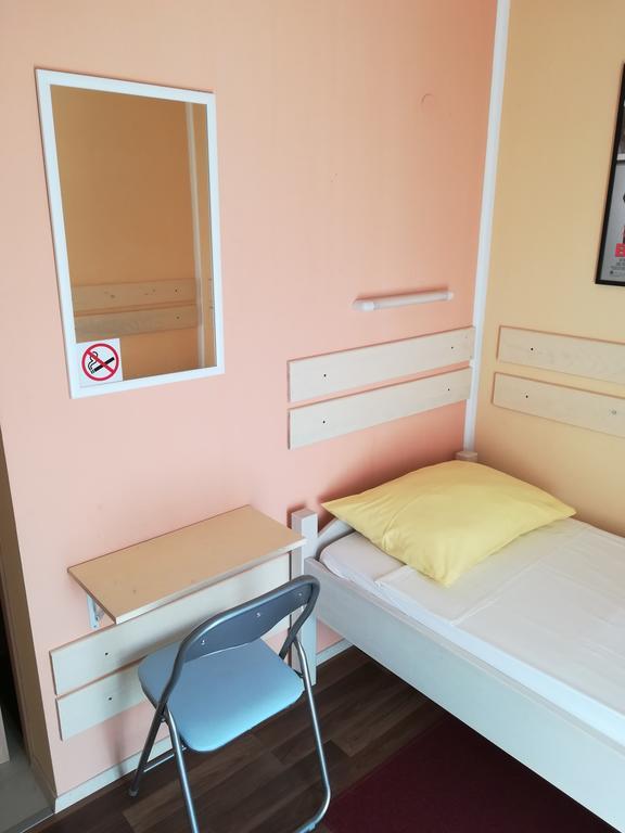 Cinema House Single & Double Rooms & Studio Apartments Pula Dış mekan fotoğraf