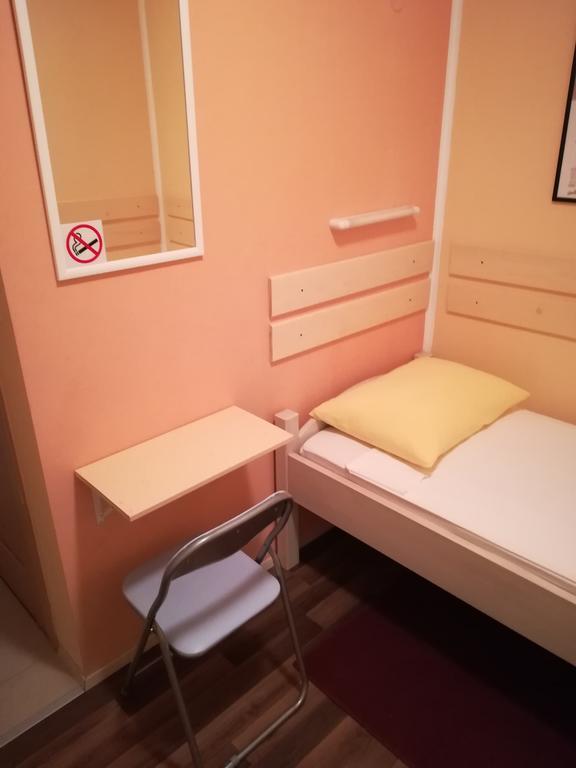Cinema House Single & Double Rooms & Studio Apartments Pula Dış mekan fotoğraf