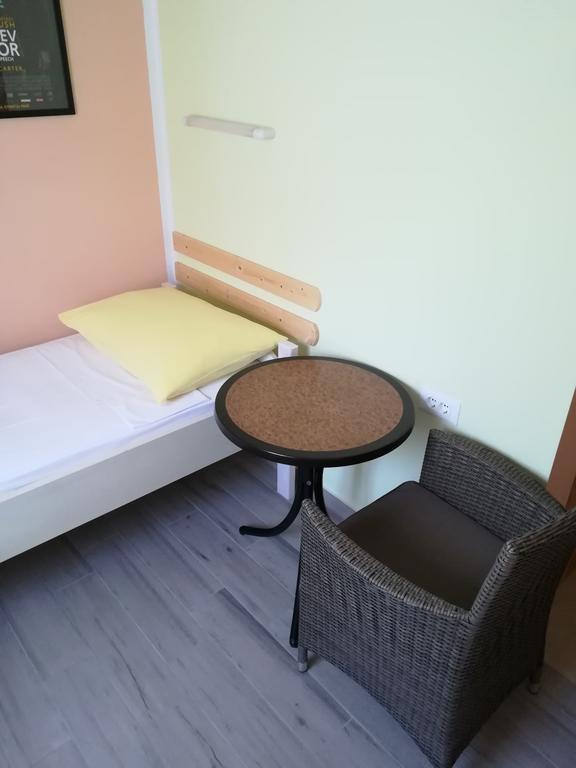 Cinema House Single & Double Rooms & Studio Apartments Pula Dış mekan fotoğraf