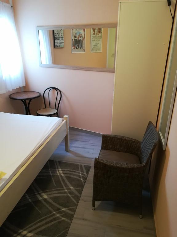 Cinema House Single & Double Rooms & Studio Apartments Pula Dış mekan fotoğraf