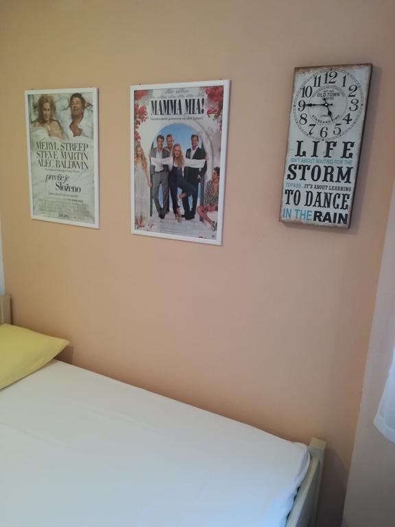 Cinema House Single & Double Rooms & Studio Apartments Pula Dış mekan fotoğraf