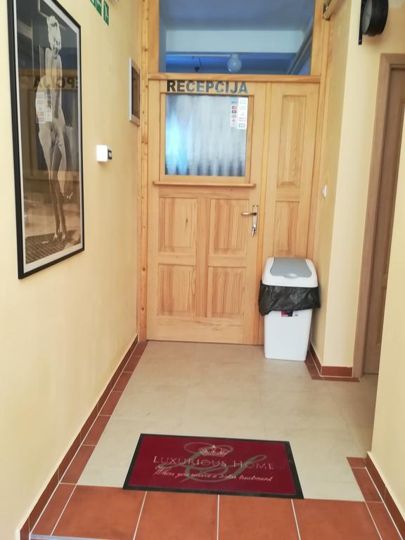 Cinema House Single & Double Rooms & Studio Apartments Pula Dış mekan fotoğraf